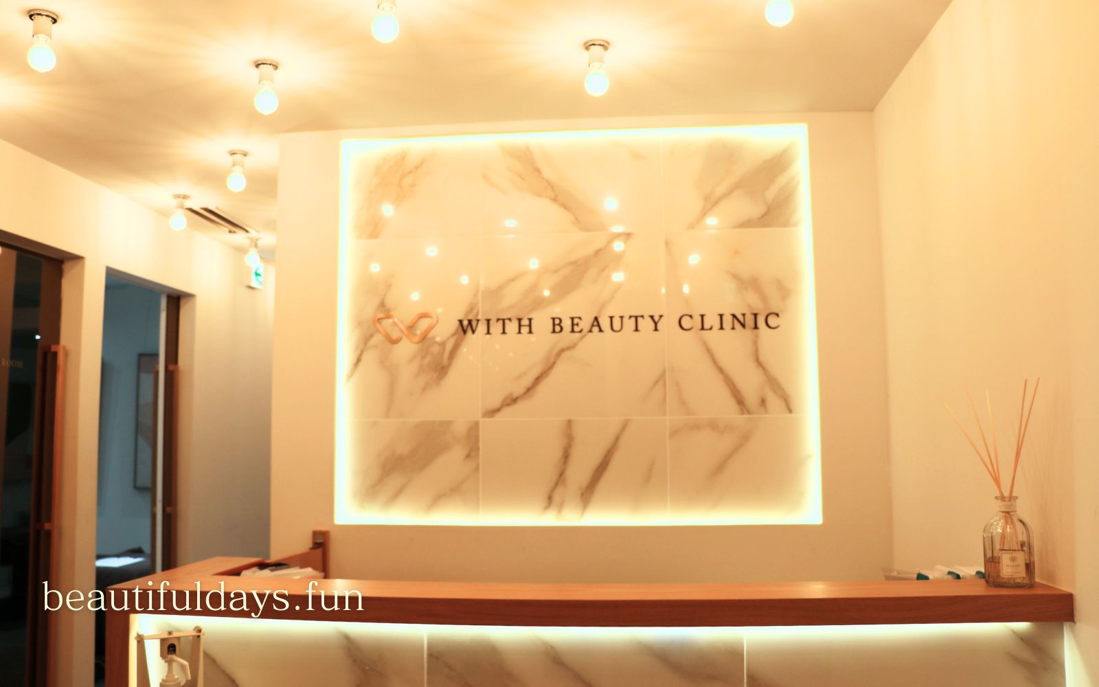 withbeautyclinic01-min